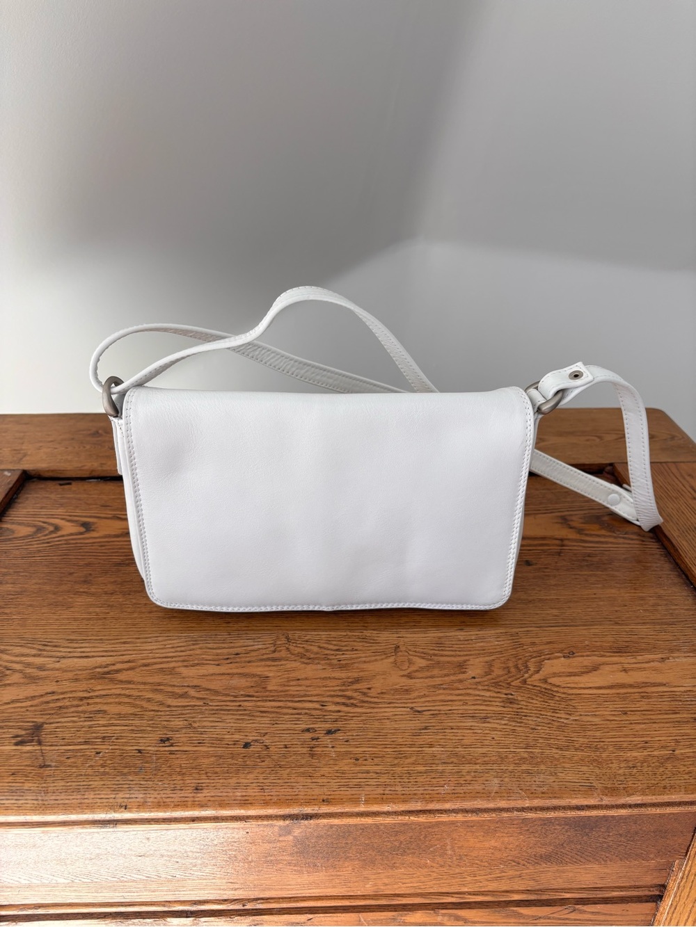 Vintage Derek Alexander White Leather Crossbody 🤍